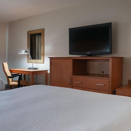 American Inn & Suites Ferndale Esterno foto
