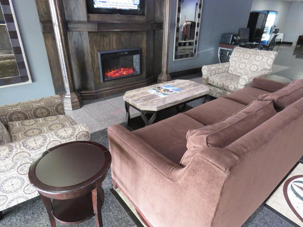 American Inn & Suites Ferndale Esterno foto